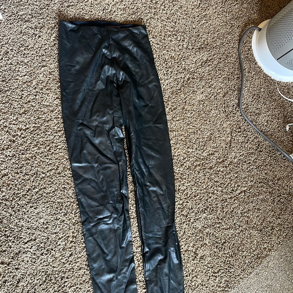 “Leather” leggings commando size medium